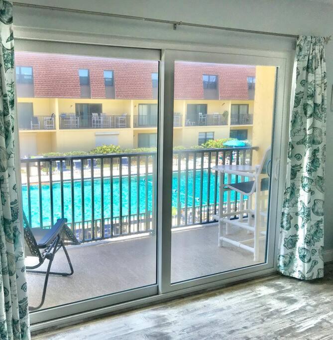 Condo By The Sea! Коко Бийч Екстериор снимка