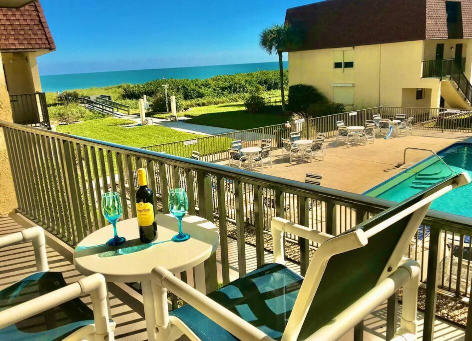 Condo By The Sea! Коко Бийч Екстериор снимка